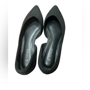 VIVAIA Women's Black Textured Flats
